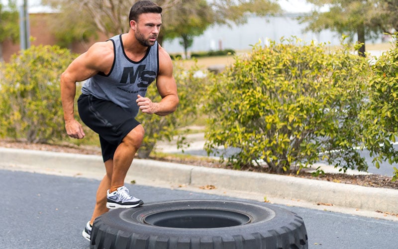 Athlete who warms up and performs plyometric training