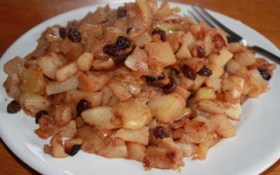 Fried Turnips With Apples, Raisins And Bacon