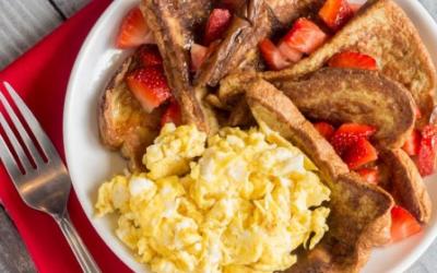 Cinnamon French Toast With Strawberries