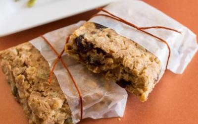 Berry-Nutty Breakfast Oat Bars