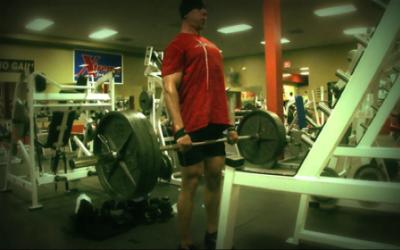 Bodybuilder doing a deadlift